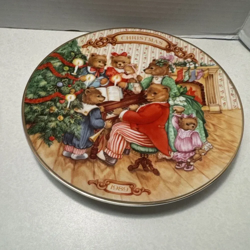 Avon Royal Doulton Christmas Collector Plates 1988 -1990 22K Gold Trim Porcelain